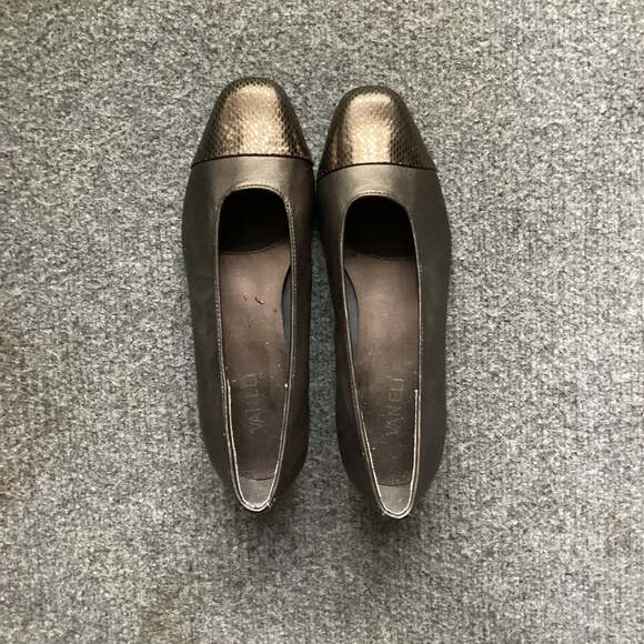 Vaneli FC-313 Bronze Snake Ballet Flats - Picture 1 of 2